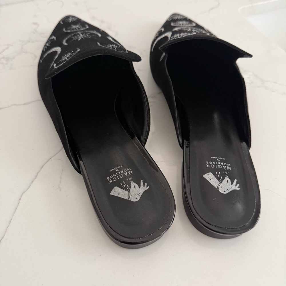 EMBROIDERED HECATE TRIPLE MOON + STAR MULES Narrow women’s 9 narrow - Picture 6 of 9